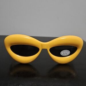 NWT: Women's Yellow Bubble Sunglesses